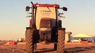 Trimble dévoile son tracteur sans chauffeur Trimble dévoile son tracteur sans chauffeur