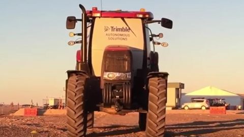 Trimble dévoile son tracteur sans chauffeur Trimble dévoile son tracteur sans chauffeur