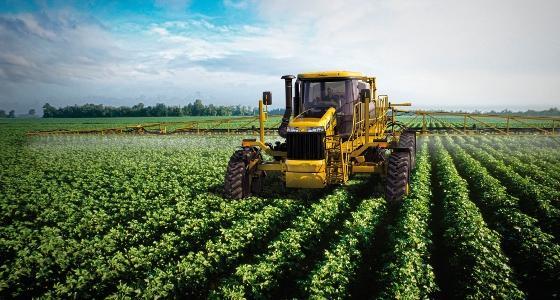 Le RoGator 1396 repose sur une voie variable de 3 à 3,86 mètres