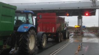 Blocage de l’A10. © Twitter/FNSEA 79 Blocage de l’A10. © Twitter/FNSEA 79