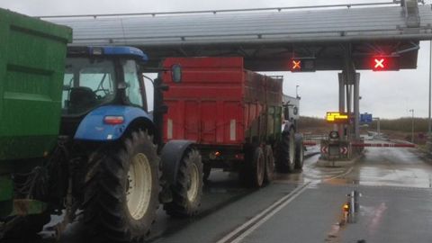 Blocage de l’A10. © Twitter/FNSEA 79 Blocage de l’A10. © Twitter/FNSEA 79