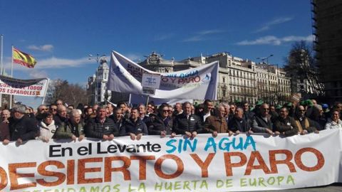 Manifestation contre la sécheresse à Madrid le 8 mars 2018. © Twitter/CROEM Manifestation contre la sécheresse à Madrid le 8 mars 2018. © Twitter/CROEM