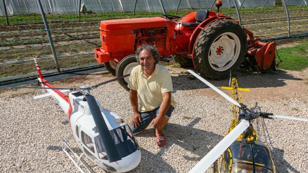 Dominique Cali, maraîcher et passionné d’aéromodélisme. © A. Valois