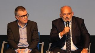 De gauche à droite, Damien Lacombe, président de Sodiaal, et Michel Nalet, directeur des relations extérieures de Lactalis, le 15 mars 2018 lors de l’assemblée générale de la FNPL à Vannes. © V. Guyot/GFA De gauche à droite, Damien Lacombe, président de Sodiaal, et Michel Nalet, directeur des relations extérieures de Lactalis, le 15 mars 2018 lors de l’assemblée générale de la FNPL à Vannes. © V. Guyot/GFA
