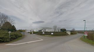 L’abattoir du Boischaut a été condamné à des peines que L214 estime dérisoires. L’abattoir a été repris et rénové par des éleveurs locaux. © GoogleStreetview L’abattoir du Boischaut a été condamné à des peines que L214 estime dérisoires. L’abattoir a été repris et rénové par des éleveurs locaux. © GoogleStreetview
