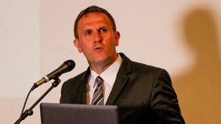 « Pour rester dans le jeu, un agriculteur doit s’organiser pour arriver à faire tourner son entreprise avec 330-340 €/1 000 l de prix d’objectif », estime Vincent Chatellier, économiste spécialisé sur la filière laitière à l’Inra. © Alexis Dufumier/GFA « Pour rester dans le jeu, un agriculteur doit s’organiser pour arriver à faire tourner son entreprise avec 330-340 €/1 000 l de prix d’objectif », estime Vincent Chatellier, économiste spécialisé sur la filière laitière à l’Inra. © Alexis Dufumier/GFA
