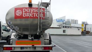 « Le cours du pétrole brut a augmenté d’environ 30 % en 1 an et impacte directement les coûts de transport » du lait, indique La Coopération laitière. © Marylou Bressand/GFA « Le cours du pétrole brut a augmenté d’environ 30 % en 1 an et impacte directement les coûts de transport » du lait, indique La Coopération laitière. © Marylou Bressand/GFA