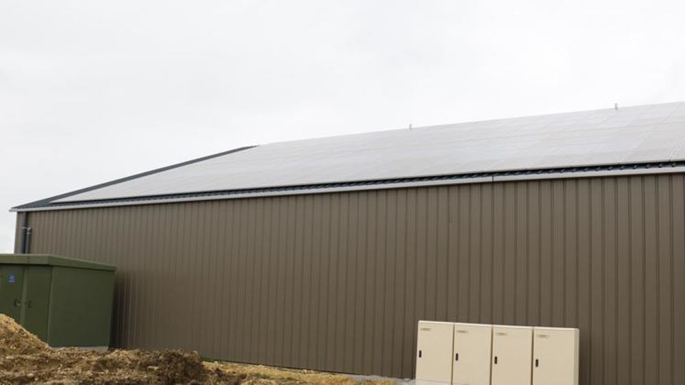 Hangar photovoltaïque en travaux. © Vincent Gobert/GFA