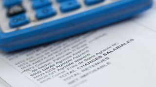 Le PLFSS 2020 prévoit que le paiement des cotisations et contributions sociales par les employeurs de main-d’œuvre s’effectuera obligatoirement par voie dématérialisée à compter du 1er janvier 2020, peu importe le montant dû. © S. Champion Le PLFSS 2020 prévoit que le paiement des cotisations et contributions sociales par les employeurs de main-d’œuvre s’effectuera obligatoirement par voie dématérialisée à compter du 1er janvier 2020, peu importe le montant dû. © S. Champion