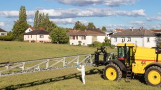 Invité de l’émission le Grand Jury RTL-Le Figaro-TF1/LCI, Didier Guillaume a expliqué que le Premier ministre Édouard Philippe annoncera la position du gouvernement sur les zones de non-traitement mises en place pour protéger les riverains des pulvérisations de produits phytosanitaires. © RTL Invité de l’émission le Grand Jury RTL-Le Figaro-TF1/LCI, Didier Guillaume a expliqué que le Premier ministre Édouard Philippe annoncera la position du gouvernement sur les zones de non-traitement mises en place pour protéger les riverains des pulvérisations de produits phytosanitaires. © RTL