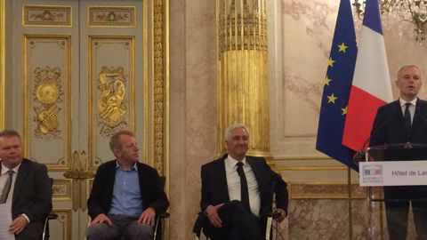 Colloque Farre, le 7 juin à Paris. En partant de la gauche : Jean-Baptiste Moreau, député de la Creuse ; Luc Smessaert, président de Farre, Stéphane Layani, PDG Min de Rungis. À droite, François de Rugy (à droite), Président de l’Assemblée Nationale. © S. Bergot/GFA