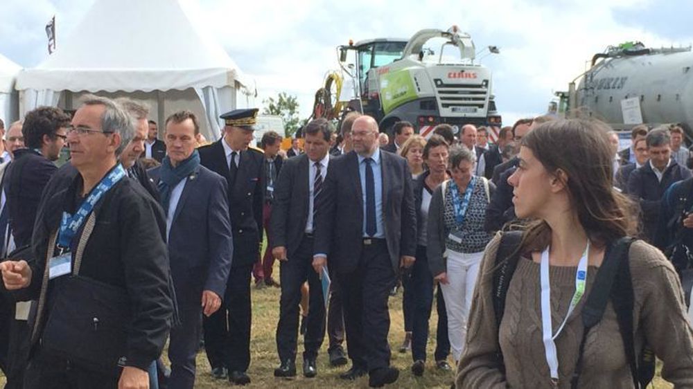 Stéphane Travert, ministre de l’Agriculture, a visité le salon des Cuma. © S. Bergot/GFA
