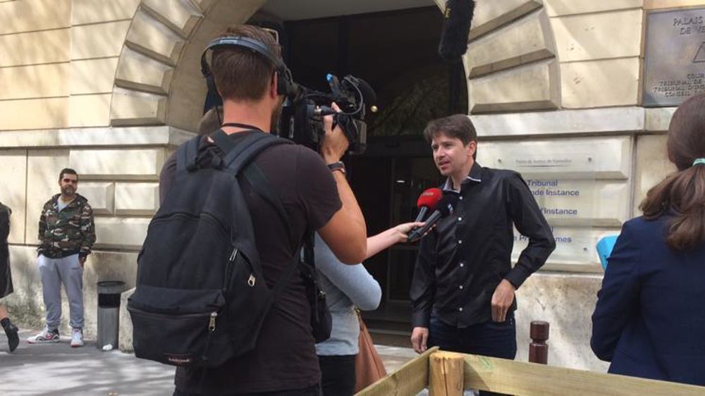 Sébastien Arsac à son arrivée au tribunal de Versailles. © M.-G. Miossec