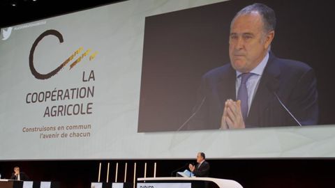 Répondant à Dominique Chargé, président de Coop de France, le ministre de l’Agriculture a laissé entendre qu’un délai supplémentaire de 6 mois serait accordé aux coopératives pour la mise en œuvre de la séparation de la vente et du conseil de produits phytosanitaires. © A. Marcotte/GFA