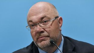 Stéphane Travert, l’ancien ministre de l’Agriculture, cosigne une tribune avec Jean-Baptiste Moreau parue dans Le Journal du Dimanche, demandant des sanctions « contre ceux qui ne respectent pas » la loi portant sur l’alimentation. © GFA Stéphane Travert, l’ancien ministre de l’Agriculture, cosigne une tribune avec Jean-Baptiste Moreau parue dans Le Journal du Dimanche, demandant des sanctions « contre ceux qui ne respectent pas » la loi portant sur l’alimentation. © GFA