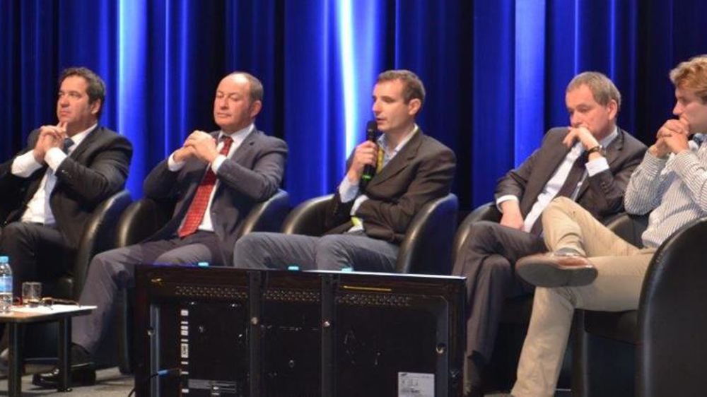Éric Frétillère, président des Irrigants de France (à gauche), a annoncé la création d’Irrigants d’Europe, lors de la table-ronde organisée à l’occasion de l’assemblée générale de l’association, à Toulouse le 22 novembre.  © F. Jacquemoud