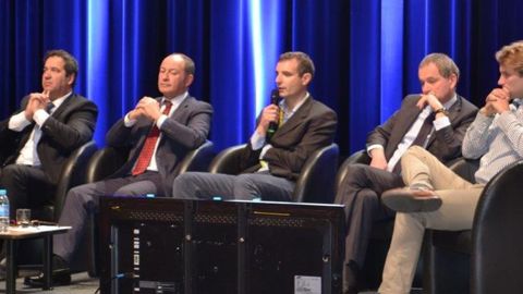 Éric Frétillère, président des Irrigants de France (à gauche), a annoncé la création d’Irrigants d’Europe, lors de la table-ronde organisée à l’occasion de l’assemblée générale de l’association, à Toulouse le 22 novembre. © F. Jacquemoud Éric Frétillère, président des Irrigants de France (à gauche), a annoncé la création d’Irrigants d’Europe, lors de la table-ronde organisée à l’occasion de l’assemblée générale de l’association, à Toulouse le 22 novembre. © F. Jacquemoud