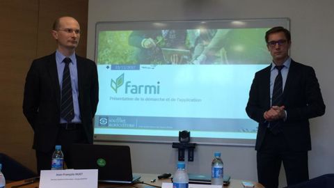 Jean-François Huet, directeur des systèmes d’information, et Hugues Mornand, responsable du marketing de Soufflet agriculture, tenaient une conférence pour détailler le lancement de l’application ce jeudi 23 novembre 2017 à Paris. © Vincent Gobert
