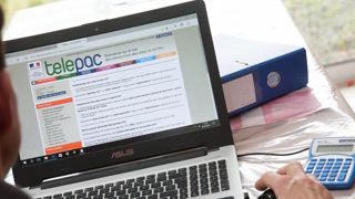 Le paiement des soldes des DPB, du paiement redistributif, du paiement vert, de la majoration JA, des aides ovine et caprine, et de l’ICHN pour la campagne de 2018 a débuté le 13 décembre 2018. © FNSEA/JA Le paiement des soldes des DPB, du paiement redistributif, du paiement vert, de la majoration JA, des aides ovine et caprine, et de l’ICHN pour la campagne de 2018 a débuté le 13 décembre 2018. © FNSEA/JA