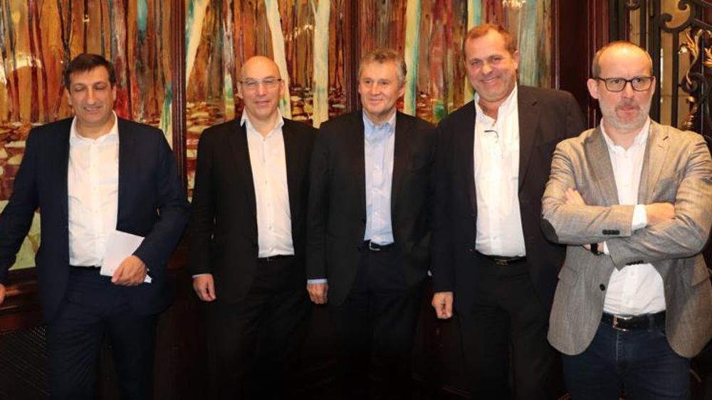 Guillaume Darrasse, Frédéric Noyère, Thierry Blandinières, Laurent Martel, Sébastien Graff ; Respectivement DG d’InVivo Retail, DG d’InVivo Wine, DG d’InVivo, DG de Bioline Group, et directeur des ressources humaines et de la communication d’InVivo. © H. Parisot/GFA