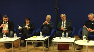 Grand débat de l’Afja à Paris, mercredi 19 décembre 2018. De gauche à droite : Jérémy Decerle et Christiane Lambert (JA-FNSEA), Bernard Lannes (CR), Jean Mouzat (Modef) et Laurent Pinatel (Confédération paysanne). © A. Cardinaux/GFA Grand débat de l’Afja à Paris, mercredi 19 décembre 2018. De gauche à droite : Jérémy Decerle et Christiane Lambert (JA-FNSEA), Bernard Lannes (CR), Jean Mouzat (Modef) et Laurent Pinatel (Confédération paysanne). © A. Cardinaux/GFA