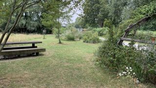 Une enquête menée par la firme suédoise Husqvarna montre que le potentiel de biodiversité des jardins urbains privés est mal exploité et que les propriétaires sont encore trop réticents à l’idée de le conduire de manière un peu plus sauvage. ©P.Fayolle