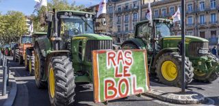 De nombreux agriculteurs, dont les céréaliers, craignant de perdre une part importante de leurs aides directes sous l’effet de la convergence et des nouveaux éco-régimes, ont manifesté. Ici, à Toulouse le 8 avril 2021. © Francois Laurens/Hans Lucas via AFP. De nombreux agriculteurs, dont les céréaliers, craignant de perdre une part importante de leurs aides directes sous l’effet de la convergence et des nouveaux éco-régimes, ont manifesté. Ici, à Toulouse le 8 avril 2021. © Francois Laurens/Hans Lucas via AFP.