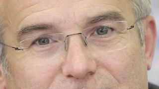 Michel Dantinest reconnu pour son implication à Bruxelles dans les questions agricoles. Il vient d’achever son second mandat de député européen au sein du PPE, le Parti populaire européen, la principale formation du Parlement qui regroupe des démocrates chrétiens, élus de droite et du centre droit. Pour des raisons personnelles et familiales, le maire LR de Chambéry (Savoie) ne s’est pas représenté lors des dernières élections européennes de mai. Michel Dantinest reconnu pour son implication à Bruxelles dans les questions agricoles. Il vient d’achever son second mandat de député européen au sein du PPE, le Parti populaire européen, la principale formation du Parlement qui regroupe des démocrates chrétiens, élus de droite et du centre droit. Pour des raisons personnelles et familiales, le maire LR de Chambéry (Savoie) ne s’est pas représenté lors des dernières élections européennes de mai.