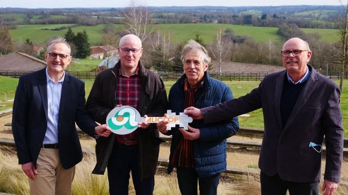 De g. à dr., Laurent Stefanini et Hervé Forestier forment le nouveau duo après celui formé par Philippe Rogeon et Louis-Marie Alaitru. © Ocealia