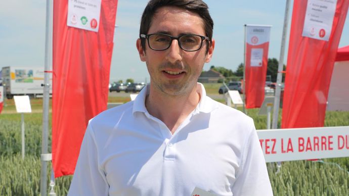 Avant d’entrer dans le Groupe Limagrain en 2018, Maxime Sergent (ici aux Culturales, en juin 2021) était responsable développement céréales à paille chez Agri-Obtentions. © B. CAILLIEZ