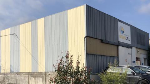 Le site historique de Saint-Étienne-de-Chomeil (Cantal) a revêtu le nouveau logo Greencell.