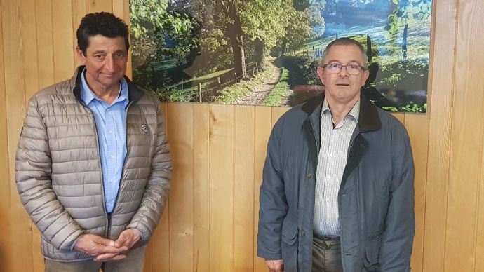 Jean-Pierre Château, président d’Altitude (à g.), et Gérard Lavinal, président de Capel, veulent que leurs groupes atteignent une taille suffisante pour pérenniser au mieux le pouvoir de décision sur le territoire.