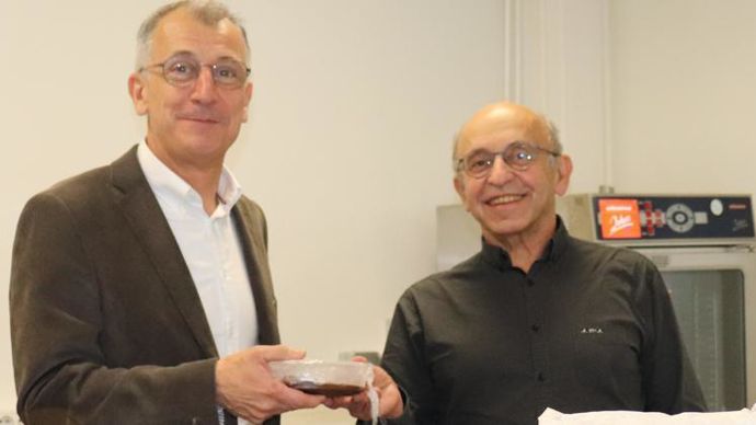 Patrick Aulard, directeur pôle alimentaire du groupe coopératif Le Gouessant (à g.), prend la suite de Pierre Weill à la présidence du Centre culinaire conseil basé à Rennes.