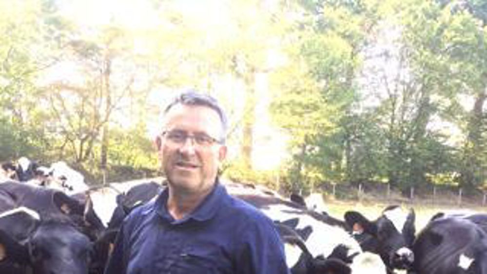 Vêlages dès 21 mois. « C’était une prise de risque quand nous avons décidé de le tester sur une partie de nos génisses. Chercheurs et techniciens, tout le monde a joué le jeu », confie Yannick Le Cozler, enseignant-chercheur à la ferme Inra de Méjusseaume (Ille-et-Vilaine). c.hue