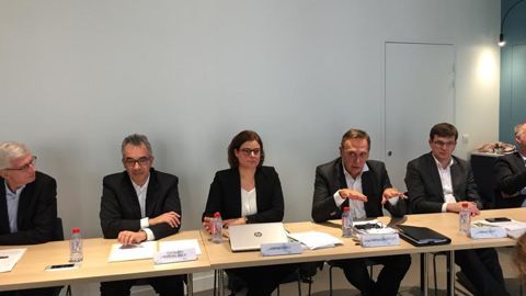 Le président Jean-Michel Soufflet (quatrième en partant de la gauche) entouré des membres du directoire de Soufflet. © L. PETIT