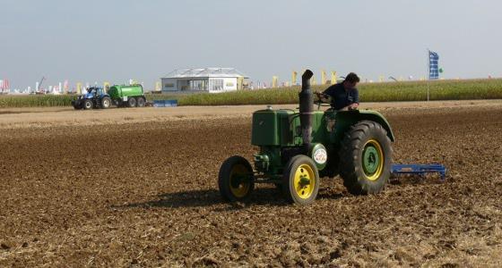 Tracteur 302 de la Société Française de Vierzon