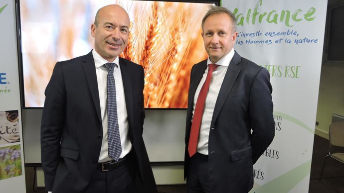 Christophe Grison, président de Valfrance (à g.) et Laurent Vittoz, DG : « Nous souhaitons aussi accompagner nos adhérents dans des démarches nouvelles comme la méthanisation. »