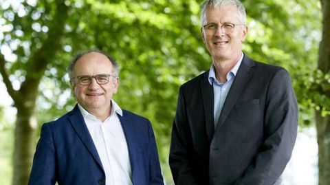 Christian Griner (à g.), directeur général d’Even, et Guy Le Bars, son président, ont présenté le 7 avril les résultats du groupe et, notamment, son engagement en matière de développement durable. © E. PAIN/EVEN