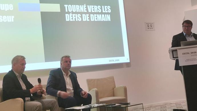 « Notre repositionnement sur le marché européen depuis la fin des quotas, la réorganisation de notre outil industriel et la forte politique d’investissements portés sur la décarbonation portent leurs fruits », soulignait Xavier Astolfi, directeur général de Cristal Union (à dr.), aux côtés de Stanislas Bouchard, DG adjoint (à g.), et Olivier de Bohan, président, le 13 juin, en conférence de presse.