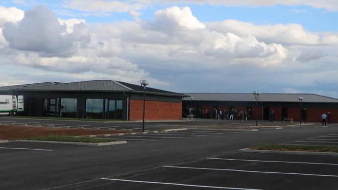 La station de Villers-Saint-Christophe, jusqu’à présent dédiée aux pommes de terre, devient un site multi-espèces et accueille l’ensemble des équipes des Hauts-de-France d’Arvalis, soit 30 personnes. © B. CAILLIEZ