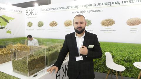 Andrei Machuganov, fils du fondateur, est directeur général d’AJD Agro et s’occupe plus particulièrement du développement international. Ici, sur le stand de la foire Agra de Plovdiv, le Salon de l’agriculture bulgare.