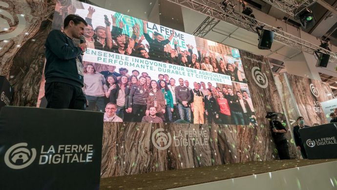 L’AgTech a été l’un des temps fort du Salon de l’agriculture 2022. Ici, Jérôme Le Roy, président de La Ferme digitale, sur le stand de l’association.