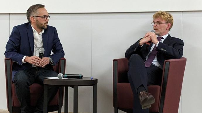Marc Fesneau, ministre de l’Agriculture (à dr.), au côté d’Adrien Cahuzac, président de l’Afja, a indiqué que des travaux étaient en cours sur la délivrance du conseil stratégique phytosanitaire obligatoire. © TWITTER AFJA