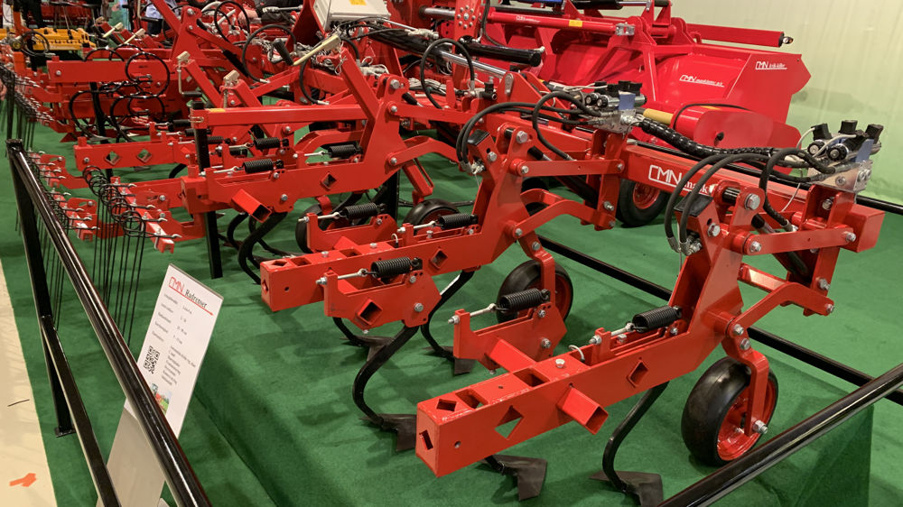 CMN : les éléments de la bineuse parfaitement contrôlés en profondeur