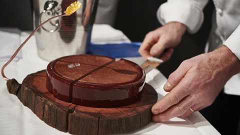 Les plus beaux desserts seront en compétition (comme ici, en 2019) pour la prochaine Coupe du Monde de la Pâtisserie, programmée en 2021 sur le Sirha. ©Julien Bouvier Les plus beaux desserts seront en compétition (comme ici, en 2019) pour la prochaine Coupe du Monde de la Pâtisserie, programmée en 2021 sur le Sirha. ©Julien Bouvier