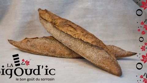 © Atelier m’ALICE « La Bigoud’Ic, la nouvelle baguette impertinente bretonne délicieusement craquante et fondante à la fois, initiée par la Minoterie du Bocage » © Atelier m’ALICE « La Bigoud’Ic, la nouvelle baguette impertinente bretonne délicieusement craquante et fondante à la fois, initiée par la Minoterie du Bocage »