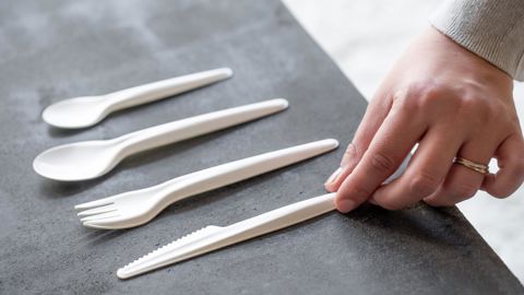 Sabert innove en lançant une nouvelle gamme brevetée decouverts en papier recyclable @raevens 
