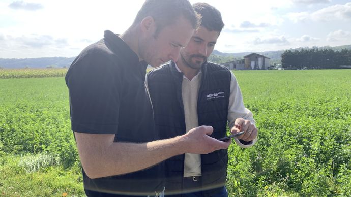 « En tant que relais inconditionnel de l’agriculteur avec sa coopérative et coéquipier de longue date, le technicien commercial reste le principal prescripteur de la plateforme et est source de confiance », tient-on à signaler chez aladin.farm.