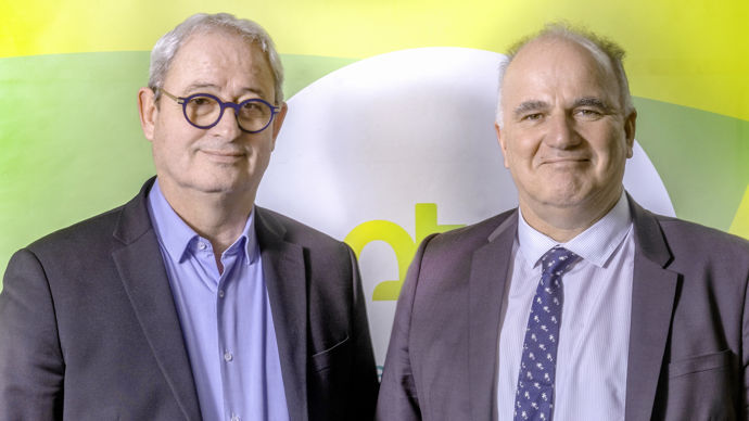 Antoine Declercq (à dr.) prend la suite de Jean-Charles Deschamps à la présidence du groupe coopératif NatUp, dont la direction générale continue d’être assurée par Patrick Aps (à g.).