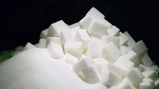 Sur le marché mondial, il devrait avoir un surplus de production de sucre par rapport à la consommation, situé entre 3 et 7 millions de tonnes sur un total de 180 millions de tonnes. Sur le marché mondial, il devrait avoir un surplus de production de sucre par rapport à la consommation, situé entre 3 et 7 millions de tonnes sur un total de 180 millions de tonnes.